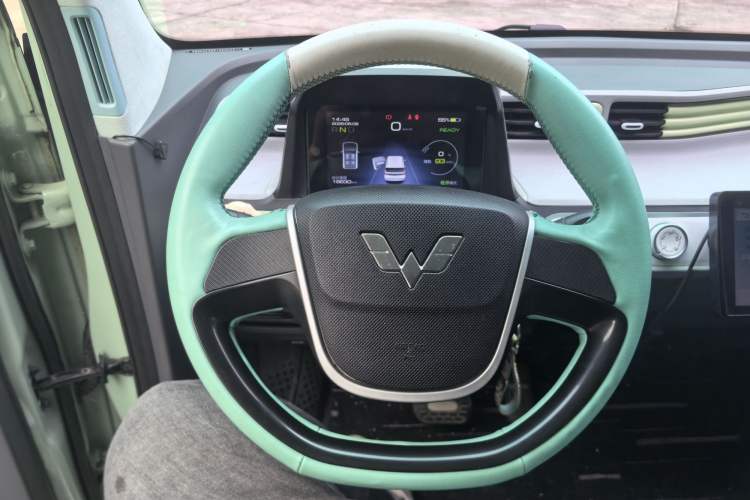 Used Wuling Hongguang MINIEV 2021 Macaron Premium Model – Lithium Iron Phosphate Steering Wheel
