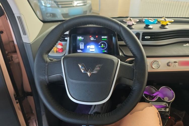 Used Wuling Hongguang MINIEV 2021 Macaron Fashion Model Lithium Iron Phosphate Steering Wheel