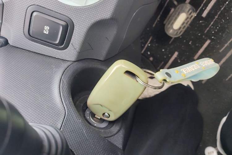 Used Wuling Hongguang MINIEV 2021 Macaron Premium Model – Lithium Iron Phosphate Vehicle Key