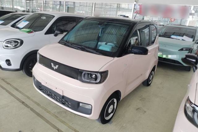 Ojetý Wuling Hongguang MINIEV 2021 Macaron Premium Model – Lithium Iron Phosphate