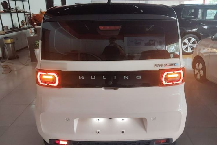 Used Wuling Hongguang MINIEV 2021 Macaron Fashion Model Lithium Iron Phosphate Rear