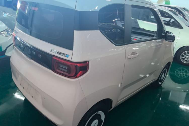 Used Wuling Hongguang MINIEV 2021 Macaron Sandwich Model 170 km Lithium Ternary Rear Right 45 Deg