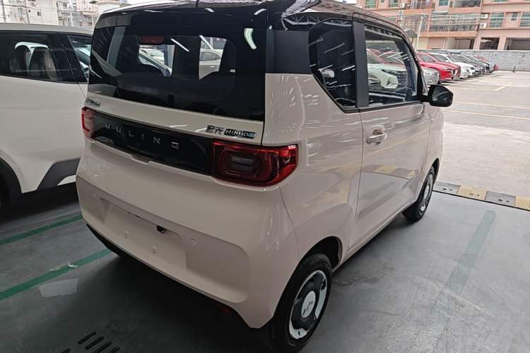 Used Wuling Hongguang MINIEV 2021 Macaron Sandwich Model 170 km Lithium Iron Phosphate Rear Right 45 Deg
