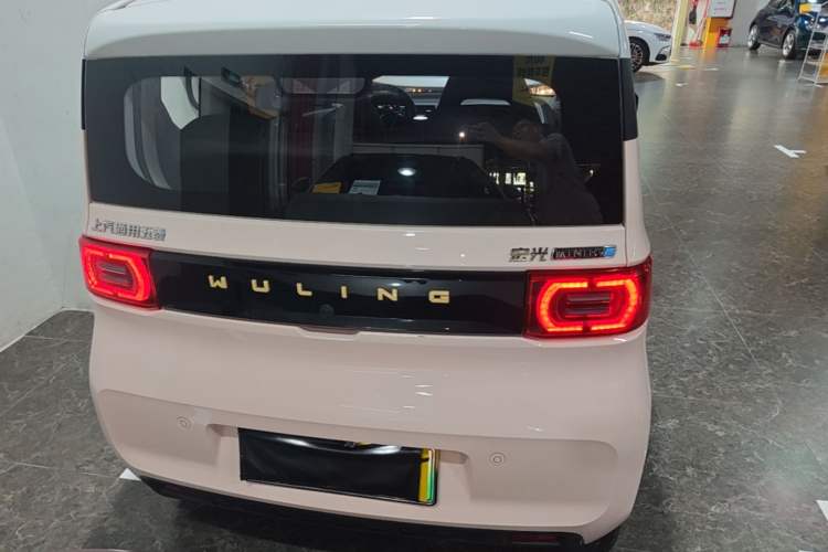 Used Wuling Hongguang MINIEV 2021 Macaron Fashion Model Lithium Iron Phosphate Rear