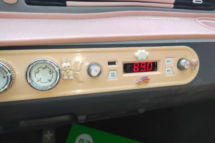 Used Wuling Hongguang MINIEV 2021 Macaron Fashion Edition Lithium-Ion Battery Audio And AC Panel