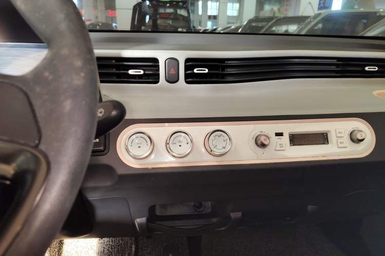 Used Wuling Hongguang MINIEV 2021 Macaron Premium Model – Lithium-NMC Audio And AC Panel