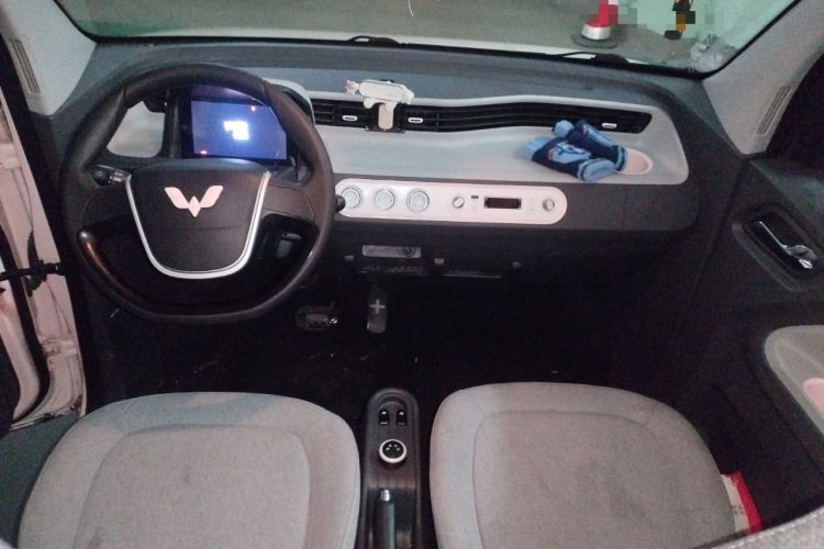 Used Wuling Hongguang MINIEV 2021 Macaron Premium Model – Lithium Iron Phosphate Center Console