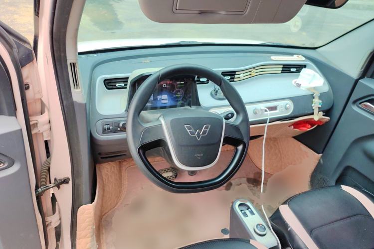 Used Wuling Hongguang MINIEV 2021 Macaron Premium Model – Lithium Iron Phosphate Center Console