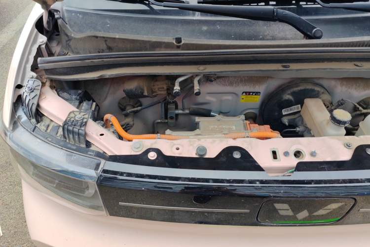 Used Wuling Hongguang MINIEV 2021 Macaron Premium Model – Lithium Iron Phosphate Engine Bay Right