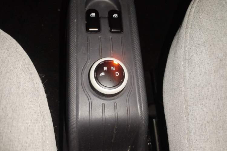 Used Wuling Hongguang MINIEV 2021 Macaron Premium Model – Lithium Iron Phosphate Gear Lever
