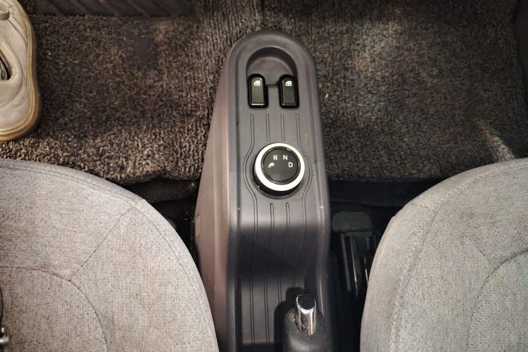 Used Wuling Hongguang MINIEV 2021 Macaron Premium Model – Lithium-NMC Gear Lever