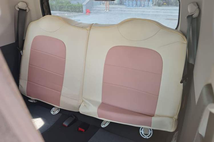 Used Wuling Hongguang MINIEV 2021 Macaron Fashion Model Lithium Iron Phosphate Interior 1