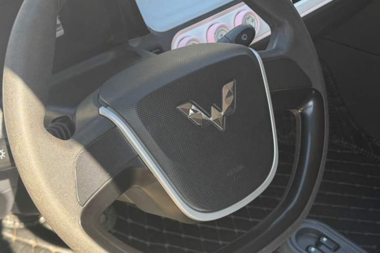Used Wuling Hongguang MINIEV 2021 Macaron Premium Model – Lithium Iron Phosphate Interior 2
