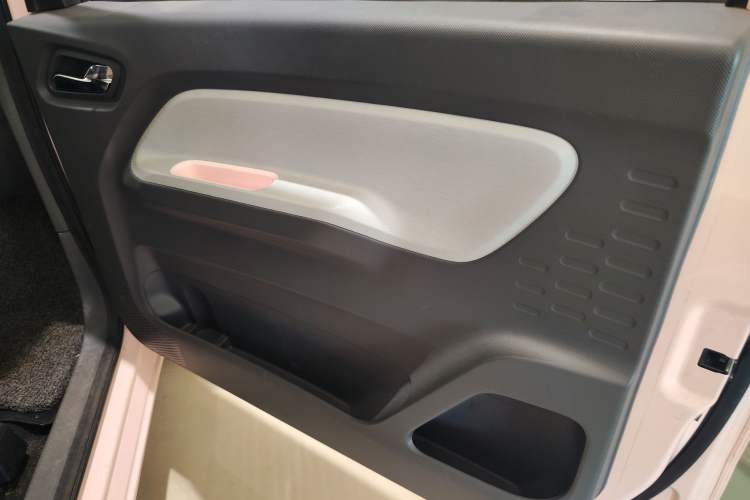 Used Wuling Hongguang MINIEV 2021 Macaron Premium Model – Lithium-NMC Interior 3