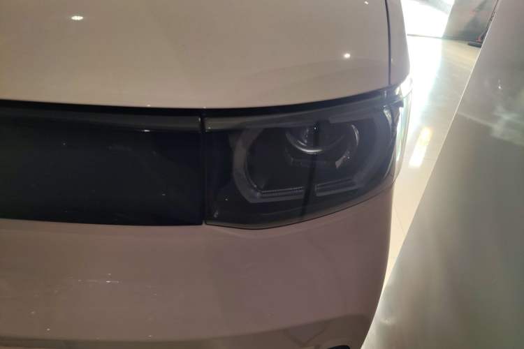 Used Wuling Hongguang MINIEV 2021 Macaron Premium Model – Lithium-NMC Left Front Headlight