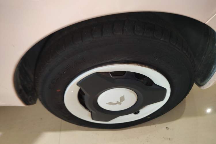 Used Wuling Hongguang MINIEV 2021 Macaron Premium Model – Lithium-NMC Left Front Wheel Hub