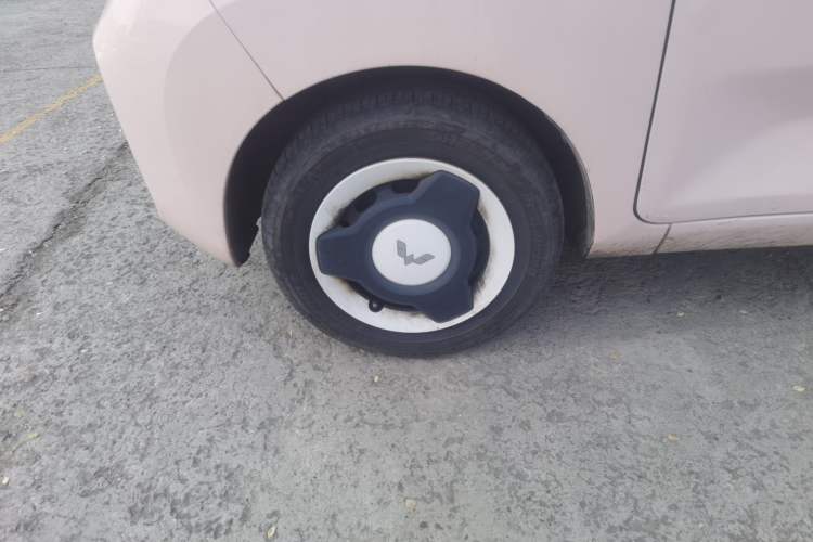 Used Wuling Hongguang MINIEV 2021 Macaron Premium Model – Lithium-NMC Left Front Wheel Hub