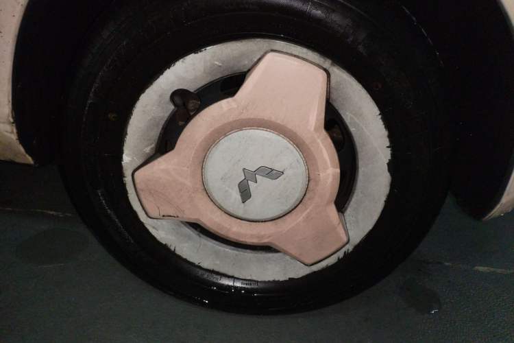 Used Wuling Hongguang MINIEV 2021 Macaron Premium Model – Lithium Iron Phosphate Right Front Wheel Hub