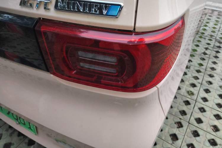Used Wuling Hongguang MINIEV 2021 Macaron Fashion Edition Lithium-Ion Battery Right Rear Taillight