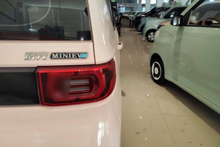 Used Wuling Hongguang MINIEV 2021 Macaron Premium Model – Lithium-NMC Right Rear Taillight