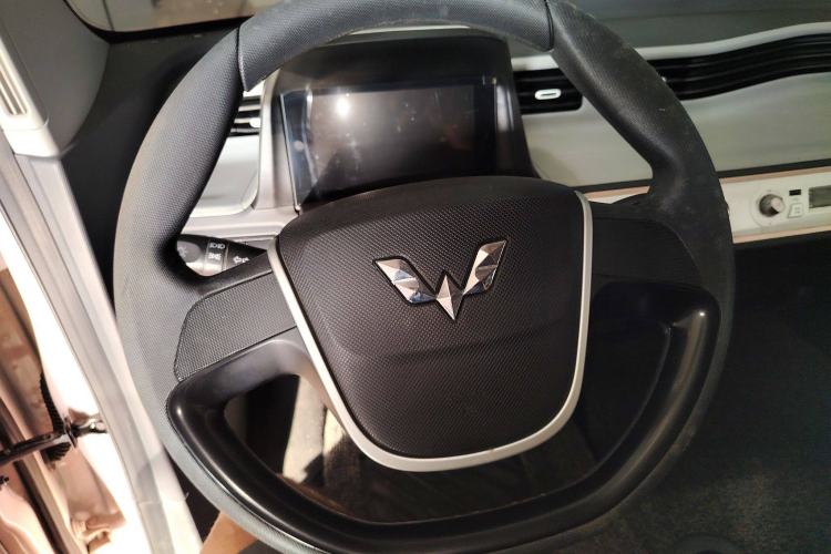 Used Wuling Hongguang MINIEV 2021 Macaron Premium Model – Lithium-NMC Steering Wheel