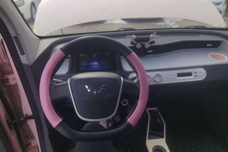 Used Wuling Hongguang MINIEV 2021 Macaron Premium Model – Lithium-NMC Steering Wheel