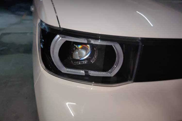 Used Wuling Hongguang MINIEV 2021 Macaron Premium Model – Lithium Iron Phosphate Right Front Headlight