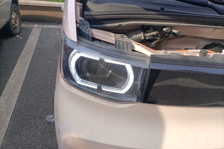 Used Wuling Hongguang MINIEV 2021 Macaron Fashion Edition Lithium-Ion Battery Right Front Headlight