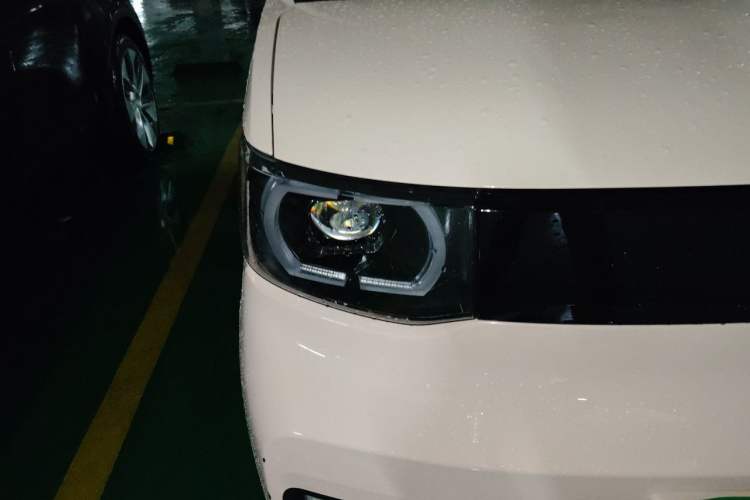 Used Wuling Hongguang MINIEV 2021 Macaron Premium Model – Lithium Iron Phosphate Right Front Headlight