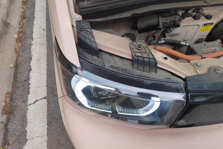 Used Wuling Hongguang MINIEV 2021 Macaron Premium Model – Lithium Iron Phosphate Right Front Headlight