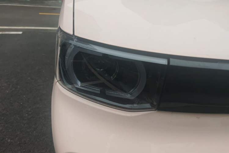 Used Wuling Hongguang MINIEV 2021 Macaron Fashion Edition Lithium-Ion Battery Right Front Headlight