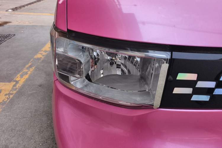Used Wuling Hongguang MINIEV 2021 Macaron Premium Model – Lithium-NMC Right Front Headlight