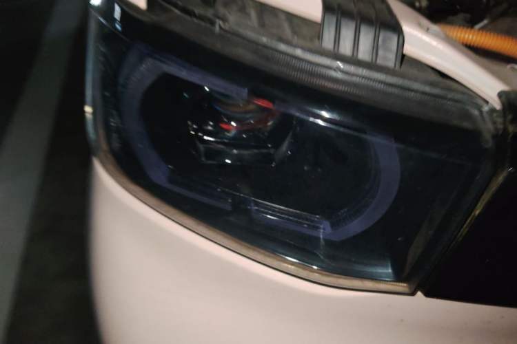 Used Wuling Hongguang MINIEV 2021 Macaron Fashion Edition Lithium-Ion Battery Right Front Headlight