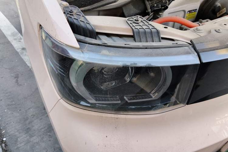 Used Wuling Hongguang MINIEV 2021 Macaron Premium Model – Lithium Iron Phosphate Right Front Headlight