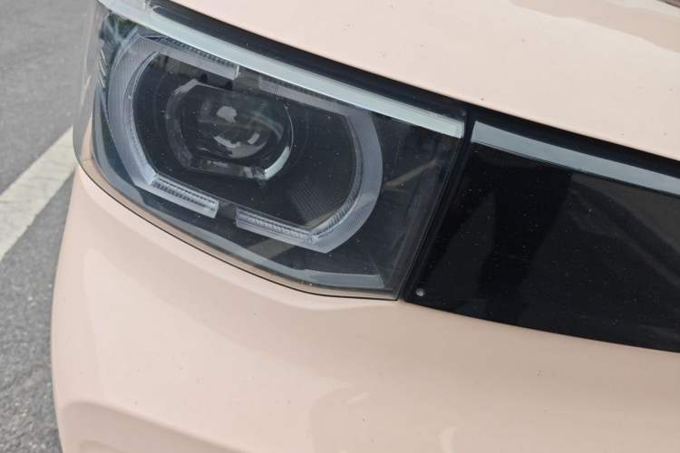 Used Wuling Hongguang MINIEV 2021 Macaron Premium Model – Lithium Iron Phosphate Right Front Headlight