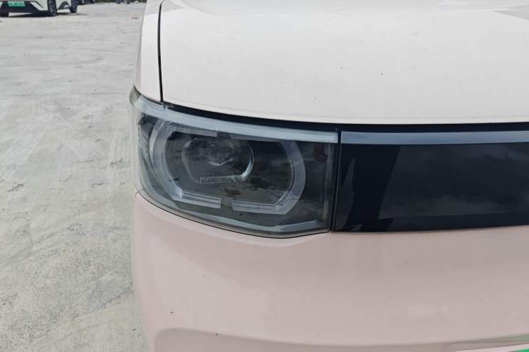 Used Wuling Hongguang MINIEV 2021 Macaron Premium Model – Lithium Iron Phosphate Right Front Headlight