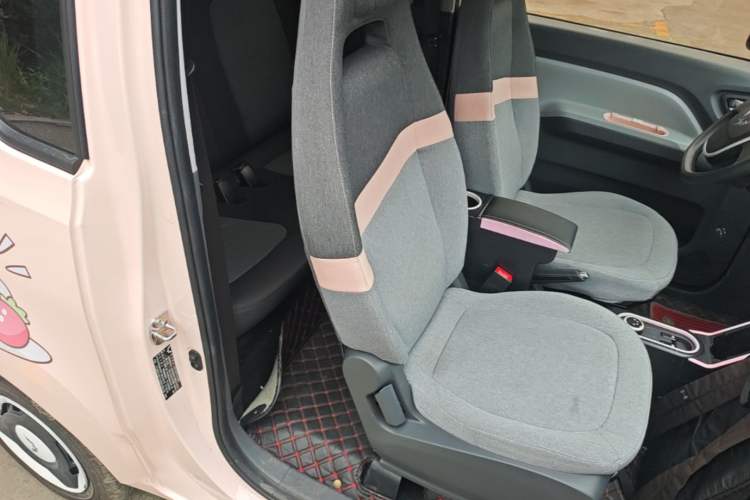 Used Wuling Hongguang MINIEV 2021 Macaron Premium Model – Lithium Iron Phosphate Right Front Seat