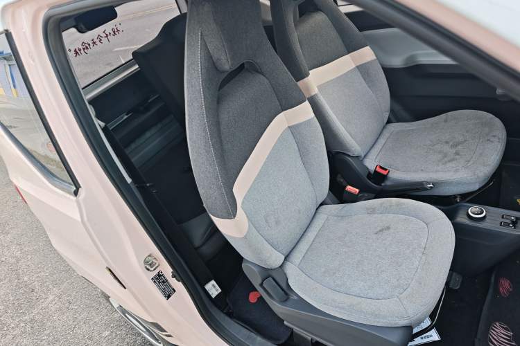 Used Wuling Hongguang MINIEV 2021 Macaron Premium Model – Lithium Iron Phosphate Right Front Seat