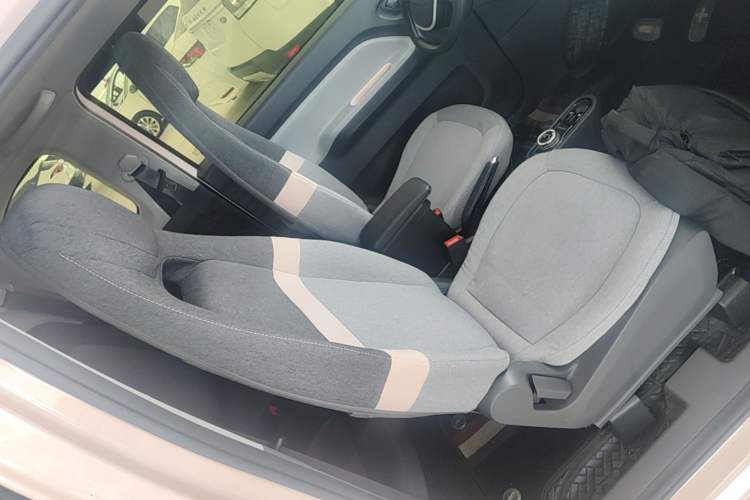 Used Wuling Hongguang MINIEV 2021 Macaron Fashion Model Lithium Iron Phosphate Right Front Seat