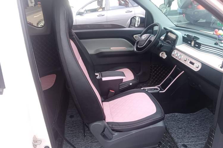 Used Wuling Hongguang MINIEV 2021 Macaron Premium Model – Lithium Iron Phosphate Right Front Seat