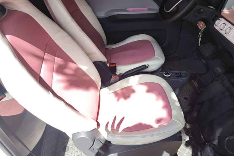 Used Wuling Hongguang MINIEV 2021 Macaron Fashion Model Lithium Iron Phosphate Right Front Seat