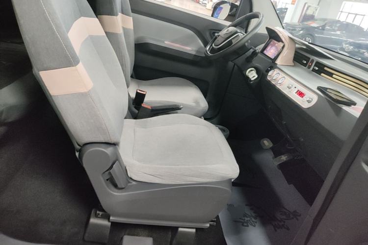 Used Wuling Hongguang MINIEV 2021 Macaron Fashion Edition Lithium-Ion Battery Right Front Seat