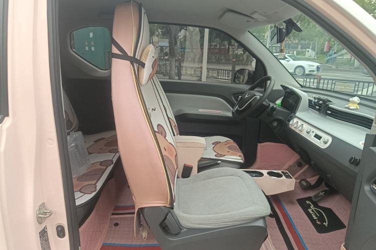 Used Wuling Hongguang MINIEV 2021 Macaron Premium Model – Lithium-NMC Right Front Seat