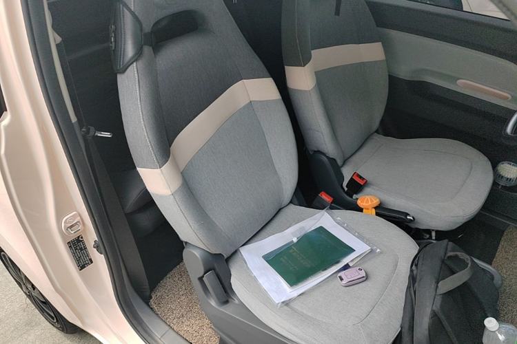Used Wuling Hongguang MINIEV 2021 Macaron Fashion Model Lithium Iron Phosphate Right Front Seat