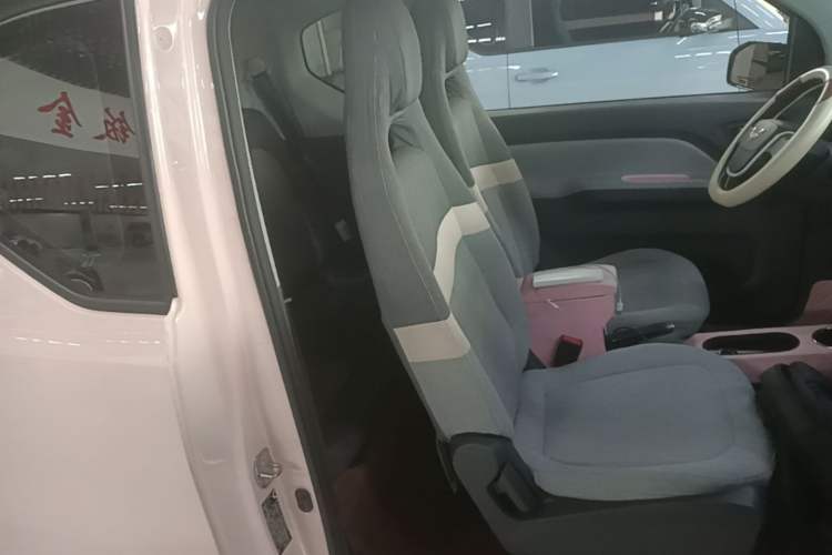 Used Wuling Hongguang MINIEV 2021 Macaron Fashion Model Lithium Iron Phosphate Right Front Seat