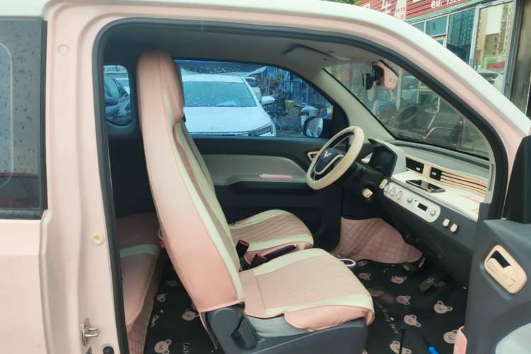 Used Wuling Hongguang MINIEV 2021 Macaron Premium Model – Lithium-NMC Right Front Seat