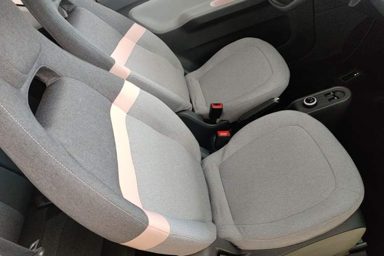 Used Wuling Hongguang MINIEV 2021 Macaron Premium Model – Lithium Iron Phosphate Right Front Seat