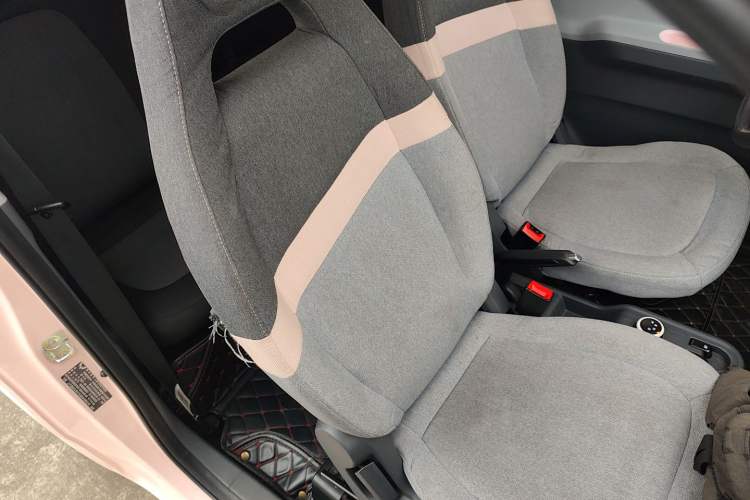 Used Wuling Hongguang MINIEV 2021 Macaron Premium Model – Lithium-NMC Right Front Seat