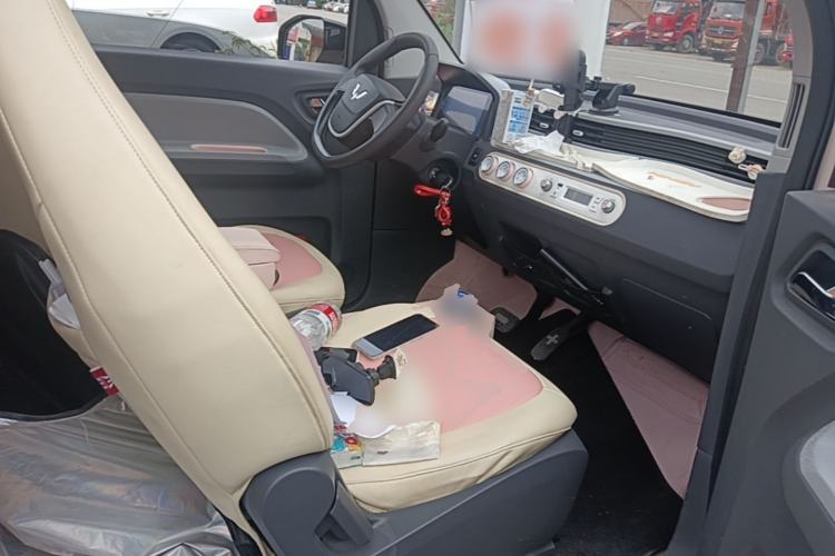 Used Wuling Hongguang MINIEV 2021 Macaron Fashion Edition Lithium-Ion Battery Right Front Seat