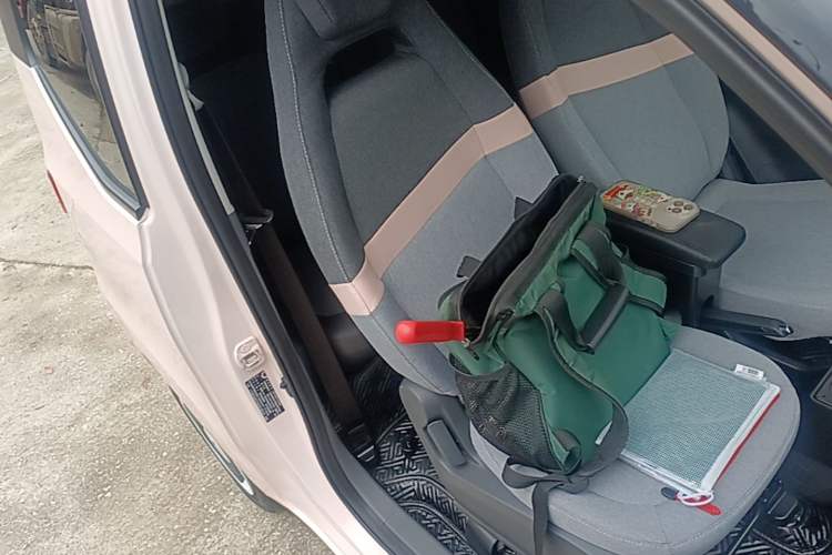 Used Wuling Hongguang MINIEV 2021 Macaron Premium Model – Lithium Iron Phosphate Right Front Seat